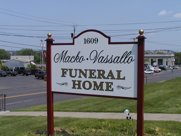 Macko & Vassallo Funeral Home ::  :: 